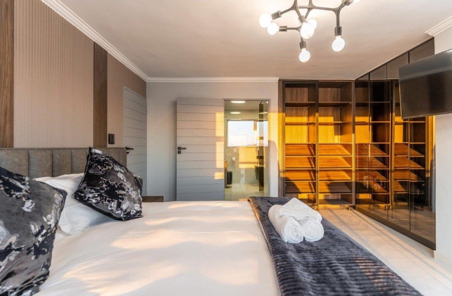 4 Bedroom Property for Sale in Beachfront Western Cape